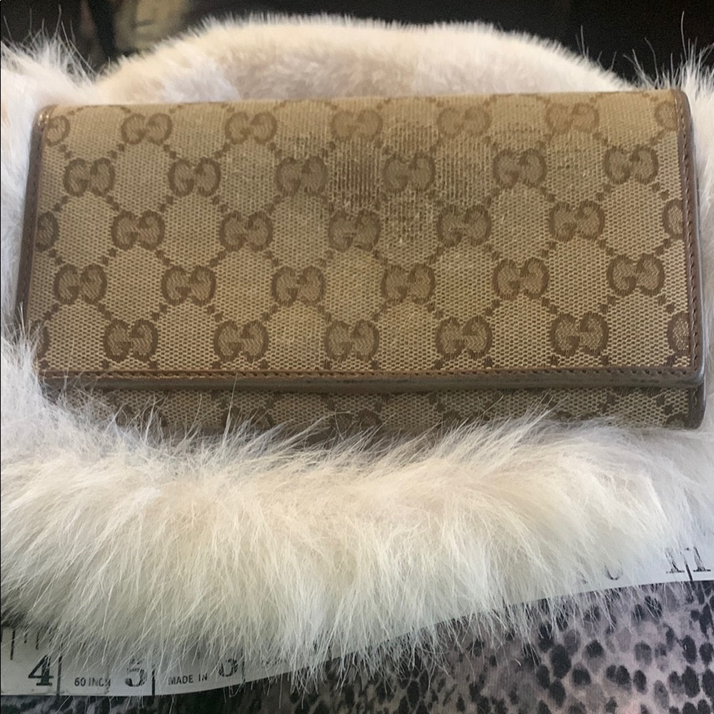 Gucci Vintage Brown Monogram Wallet with Iconic Pattern